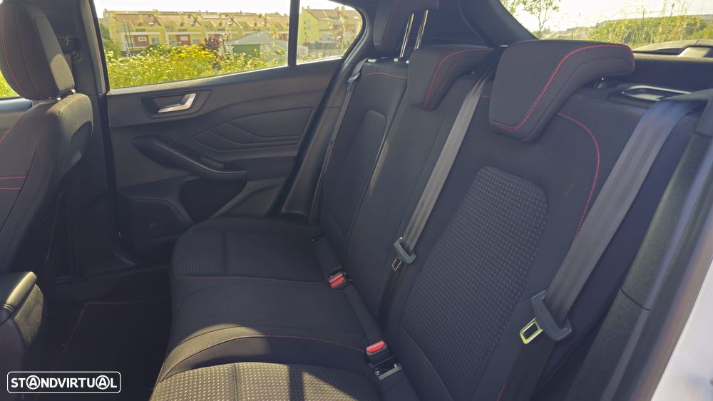 Ford Focus 1.0 EcoBoost ST-Line - 1