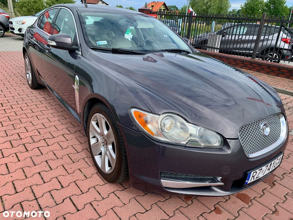 Jaguar XF 2.7 V6 Premium Luxury - 17