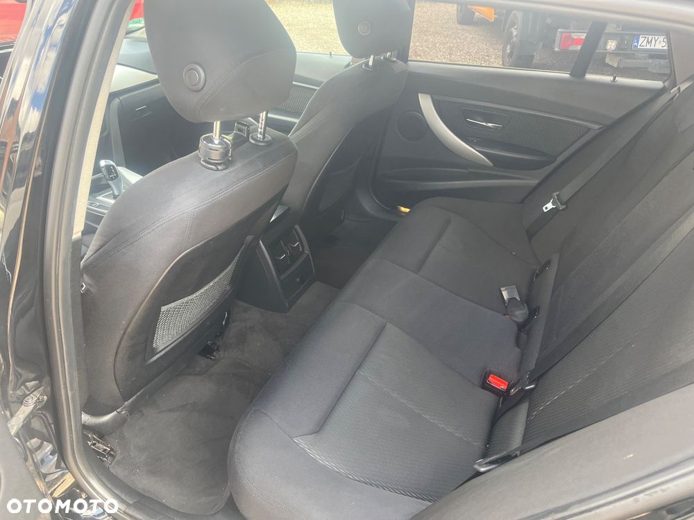 BMW Seria 3 320d - 9