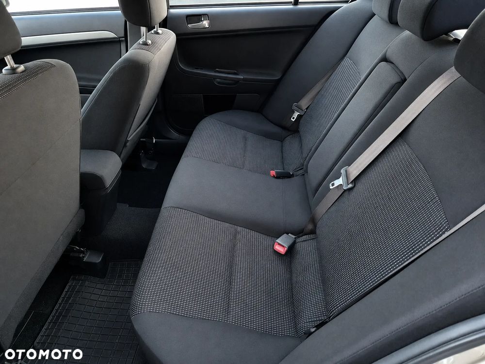 Mitsubishi Lancer 1.6 Invite - 9