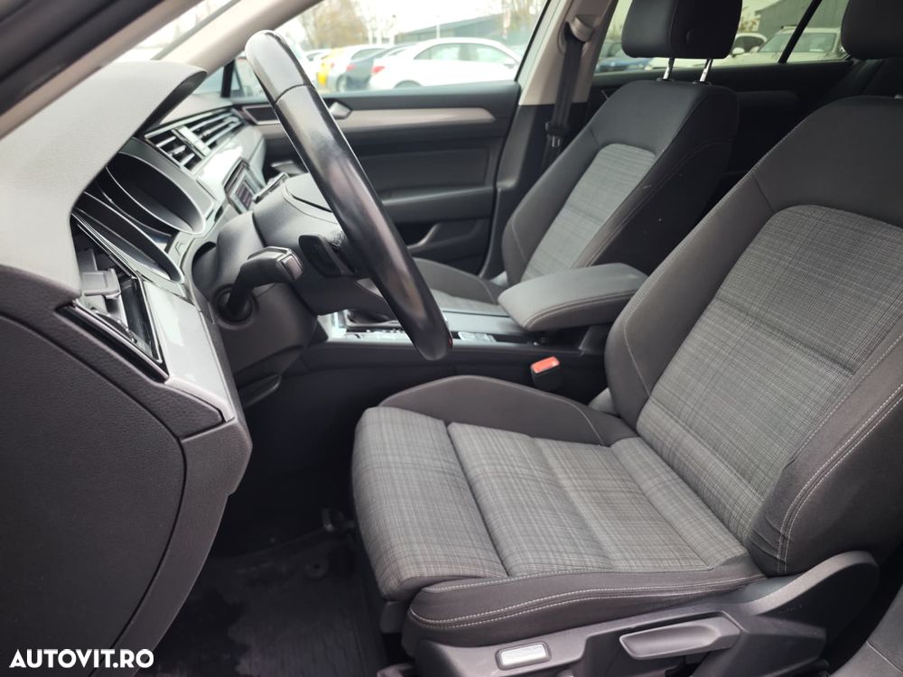 Volkswagen Passat - 13