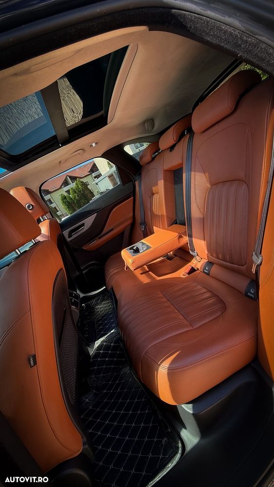 Jaguar F-Pace 20d AWD Aut. Portfolio - 6