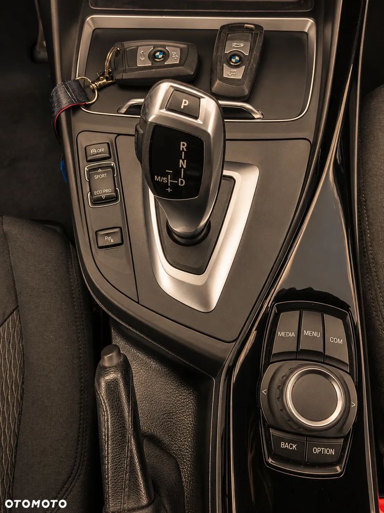 BMW Seria 1 118i Advantage - 15