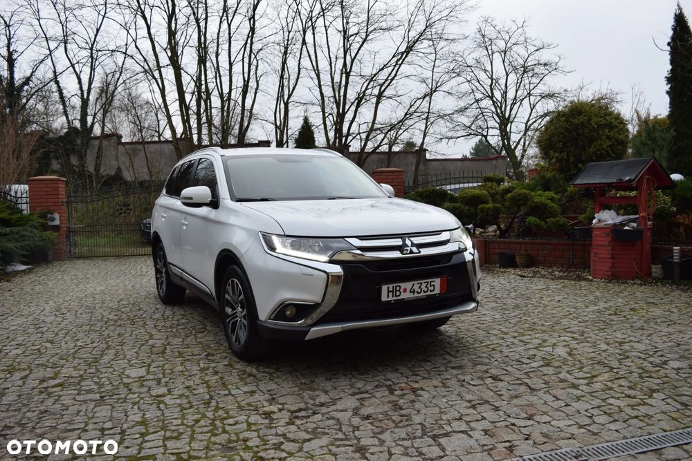 Mitsubishi Outlander 2.2 DI-D 4WD Plus - 9