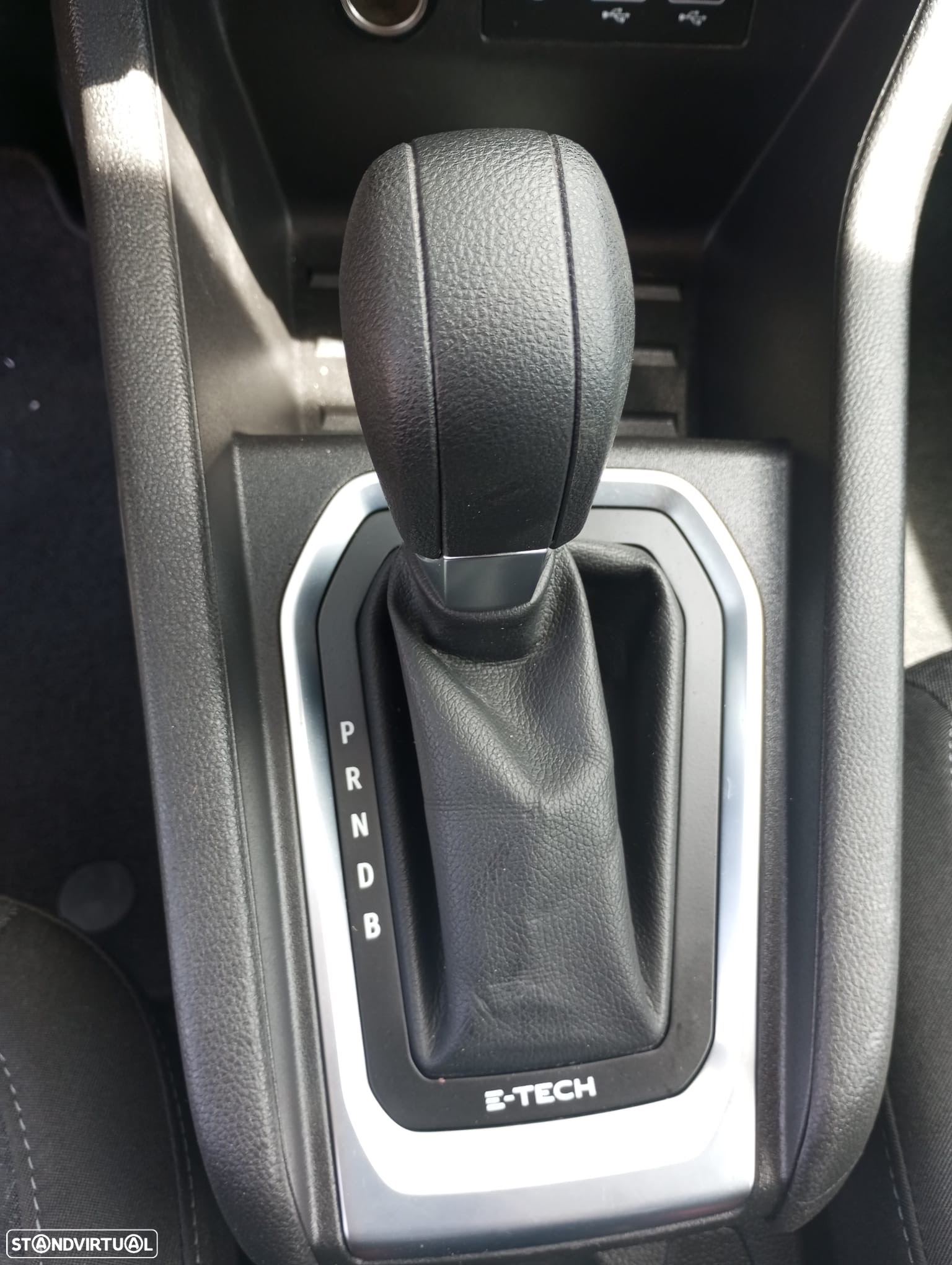 Renault Clio 1.6 E-Tech Edition One - 23
