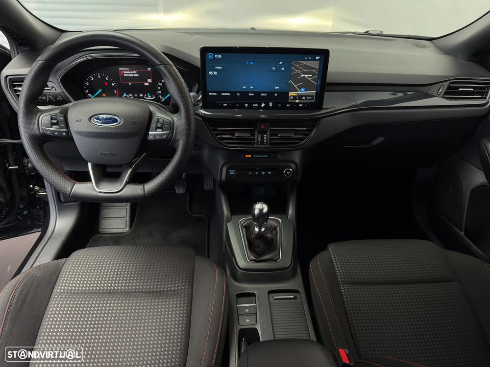 Ford Focus 1.0 EcoBoost MHEV ST-Line - 12