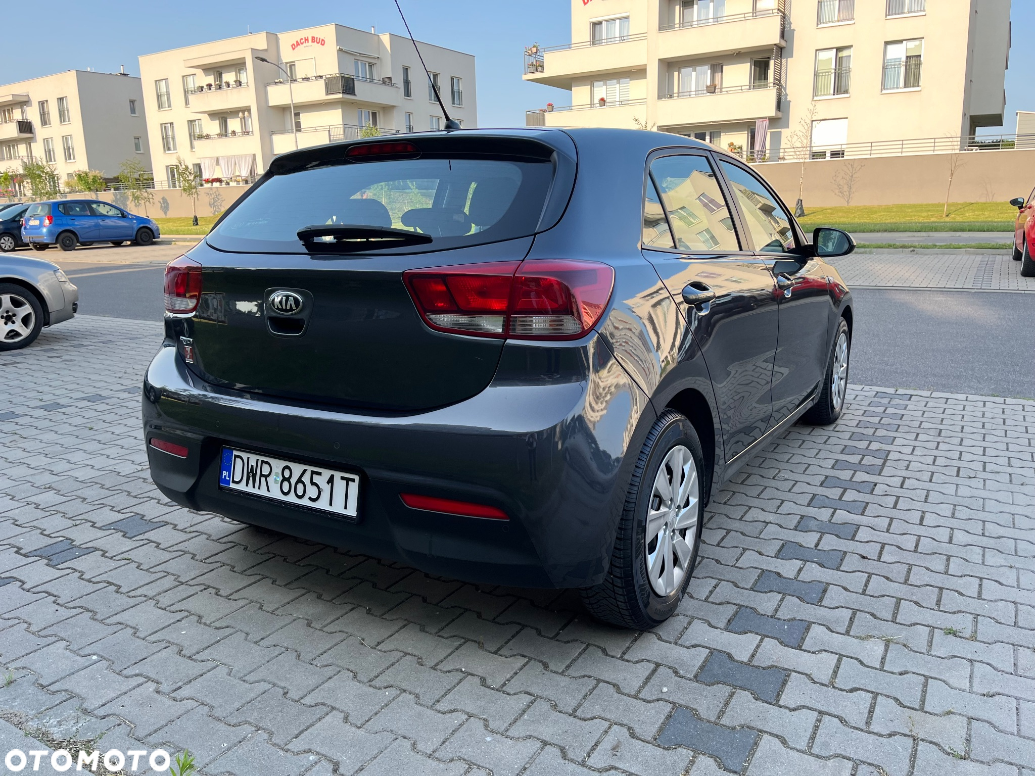 Kia Rio 1.2 L - 4