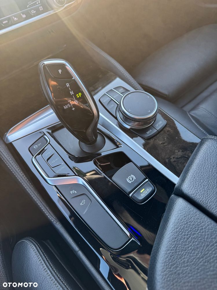 BMW Seria 5 530i xDrive Luxury Line sport - 17