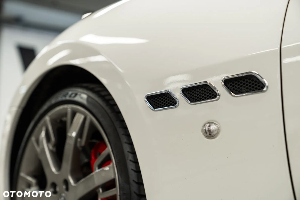 Maserati GranTurismo S - 6