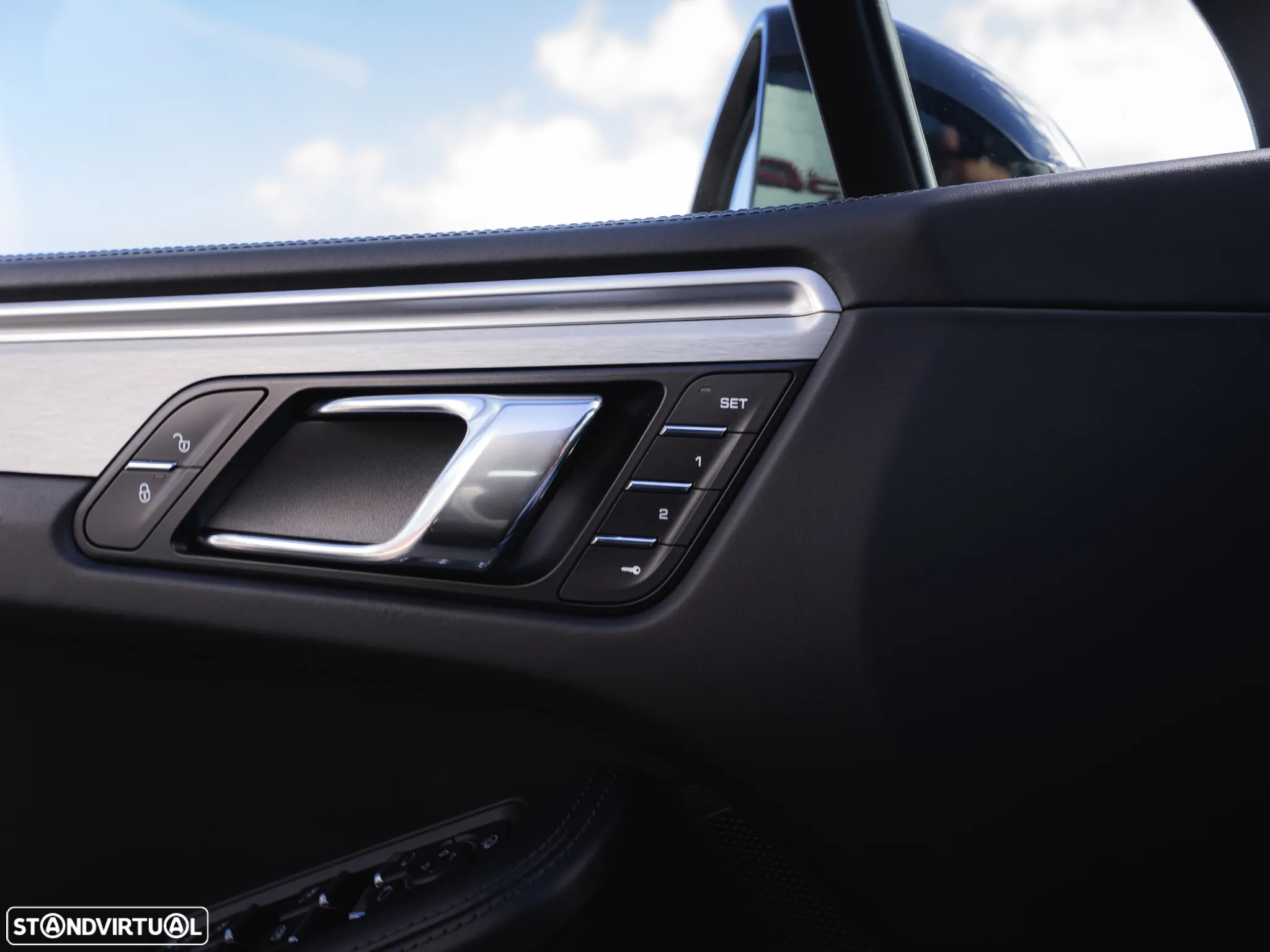 Porsche Macan Turbo - 24