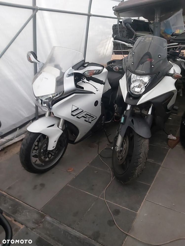 Honda VFR - 15