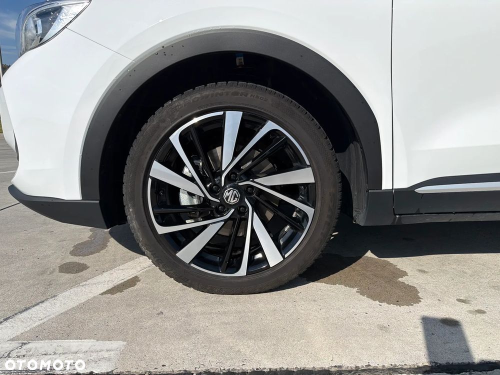 MG ZS - 19