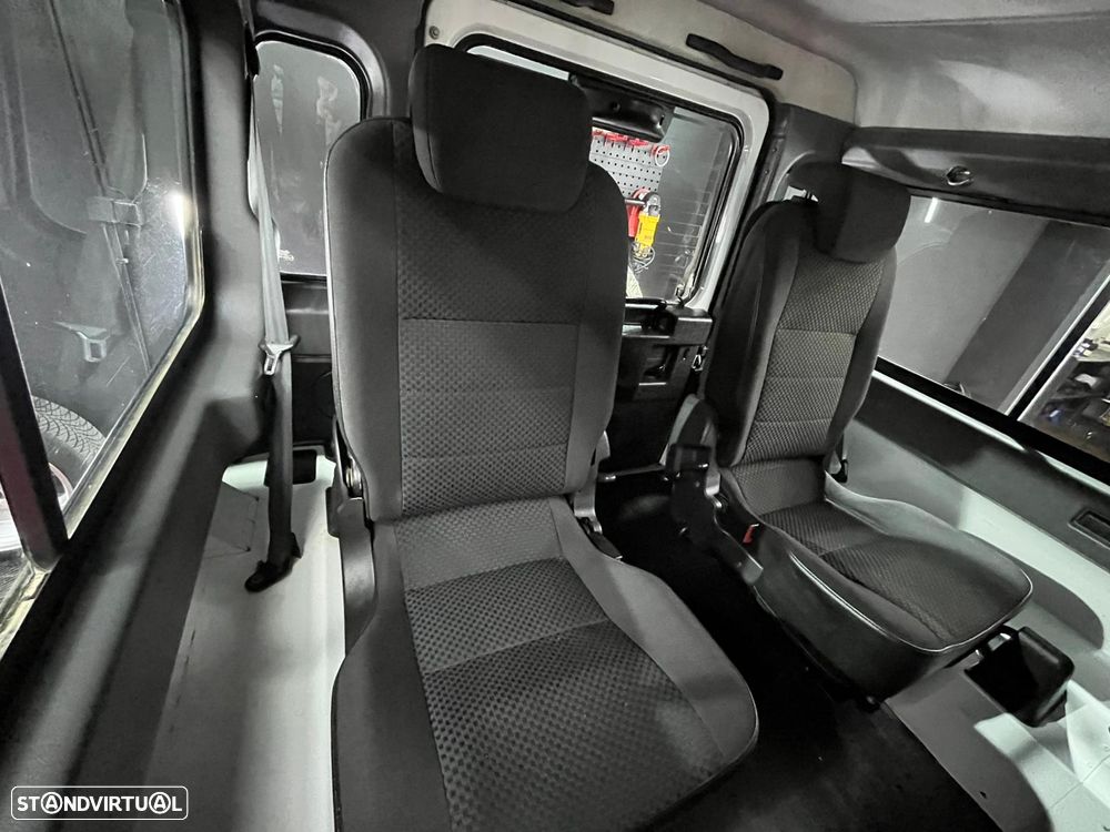 Land Rover Defender 110 DPF SE - 13