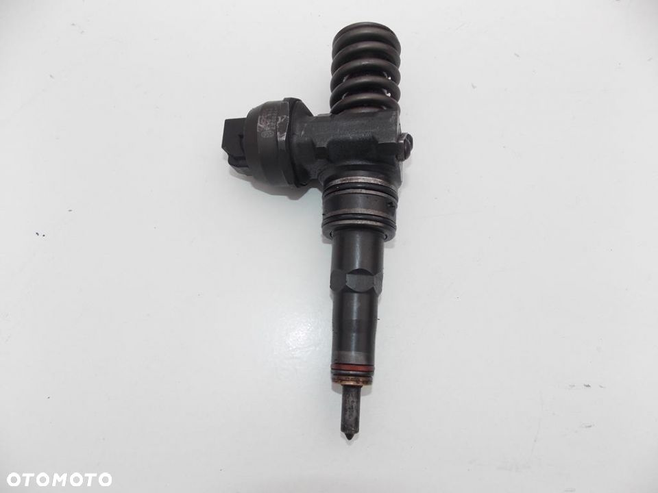 WTRYSKIWACZ POMPOWTRYSK PASSAT B6 1.9 038130073AG - 1