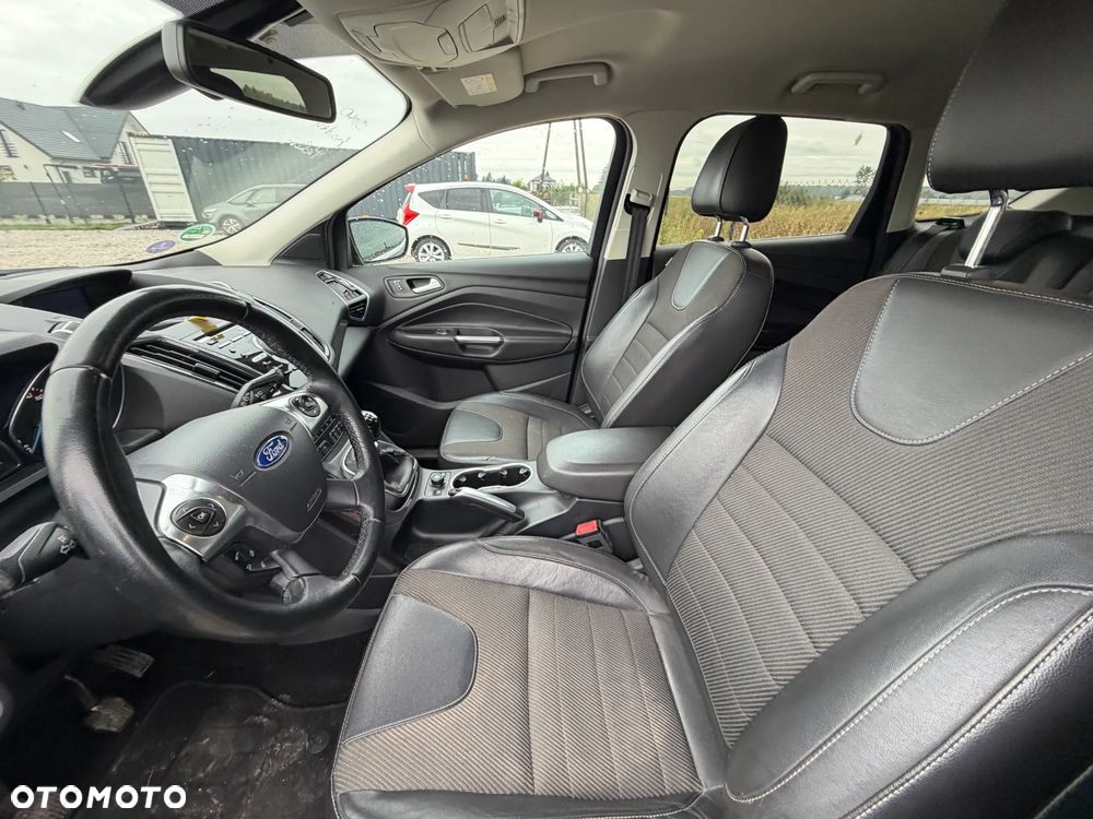 Ford Kuga 1.5 EcoBoost 2x4 Titanium - 14