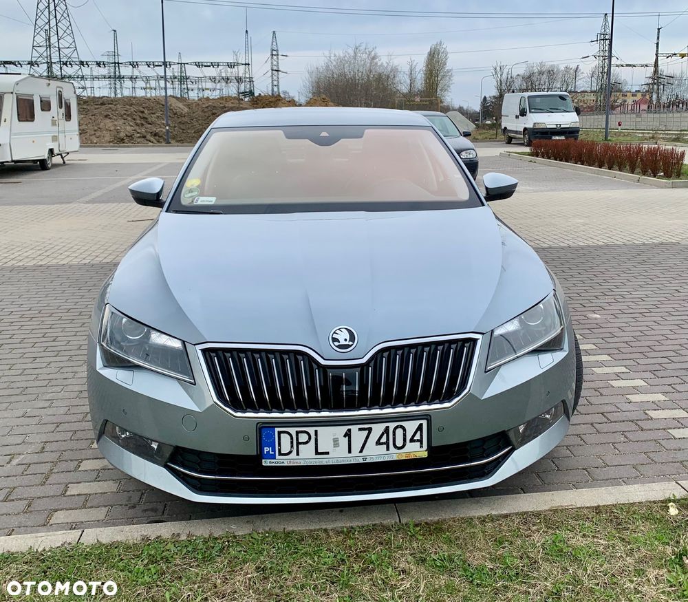 Skoda Superb 2.0 TDI L&K DSG - 1