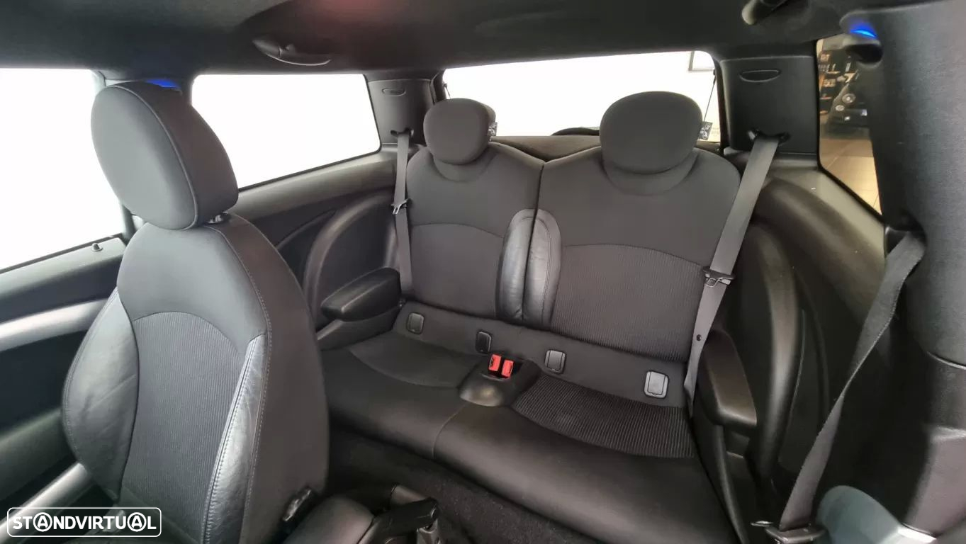 MINI 3 Portas Cooper D - 21