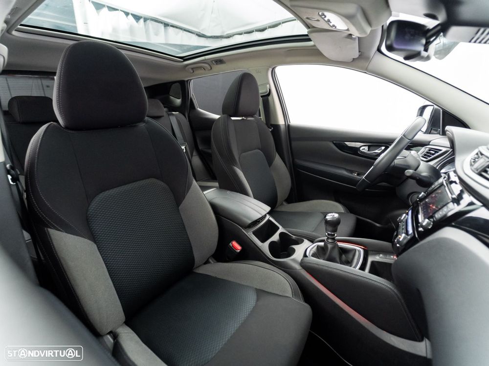 Nissan Qashqai 1.5 dCi N-Connecta - 33