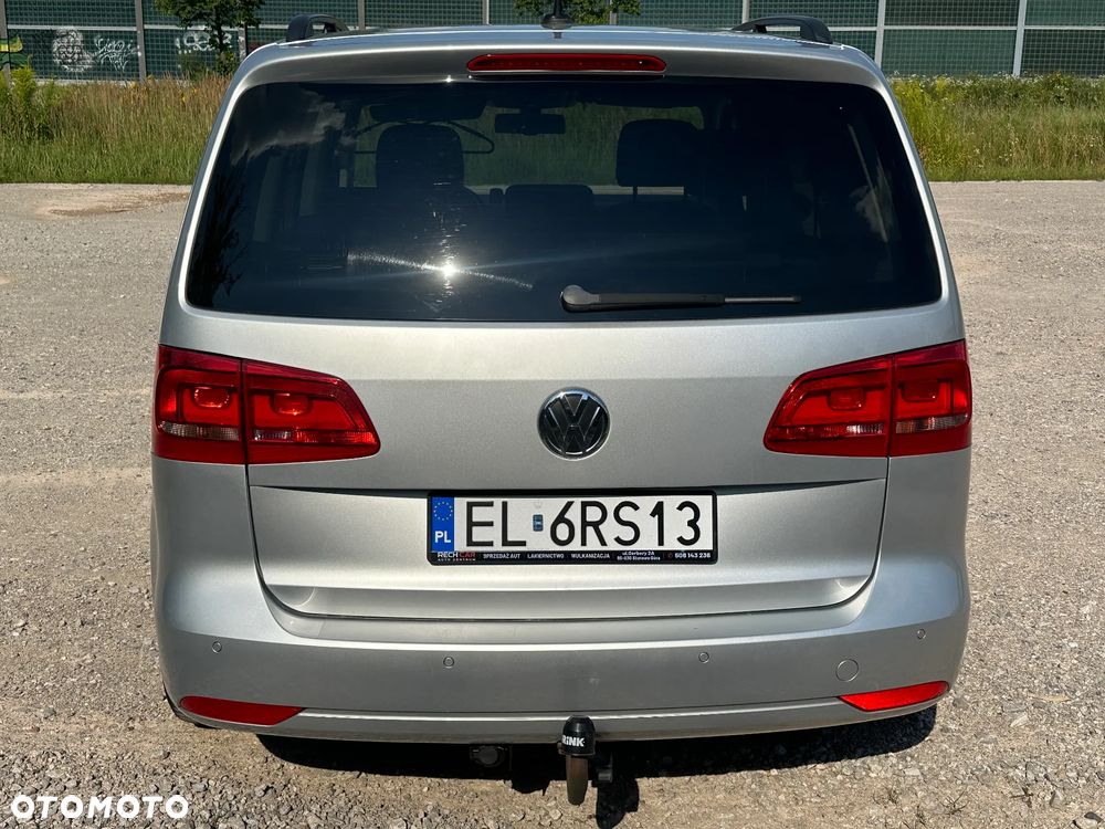 Volkswagen Touran - 12