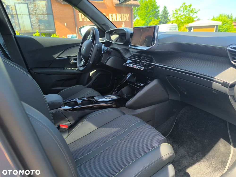Peugeot 2008 Hybrid 136 e-DSC GT - 13