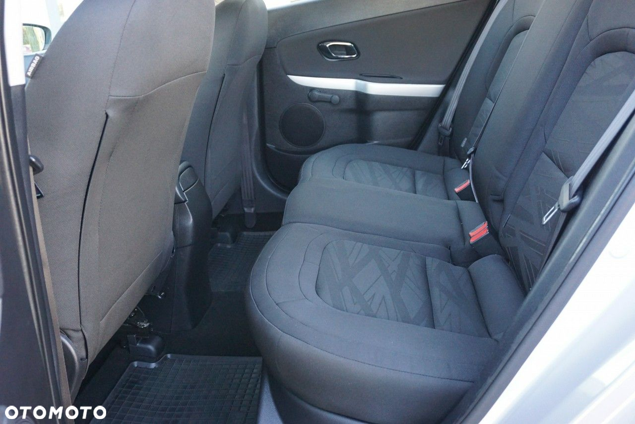 Kia Ceed - 10