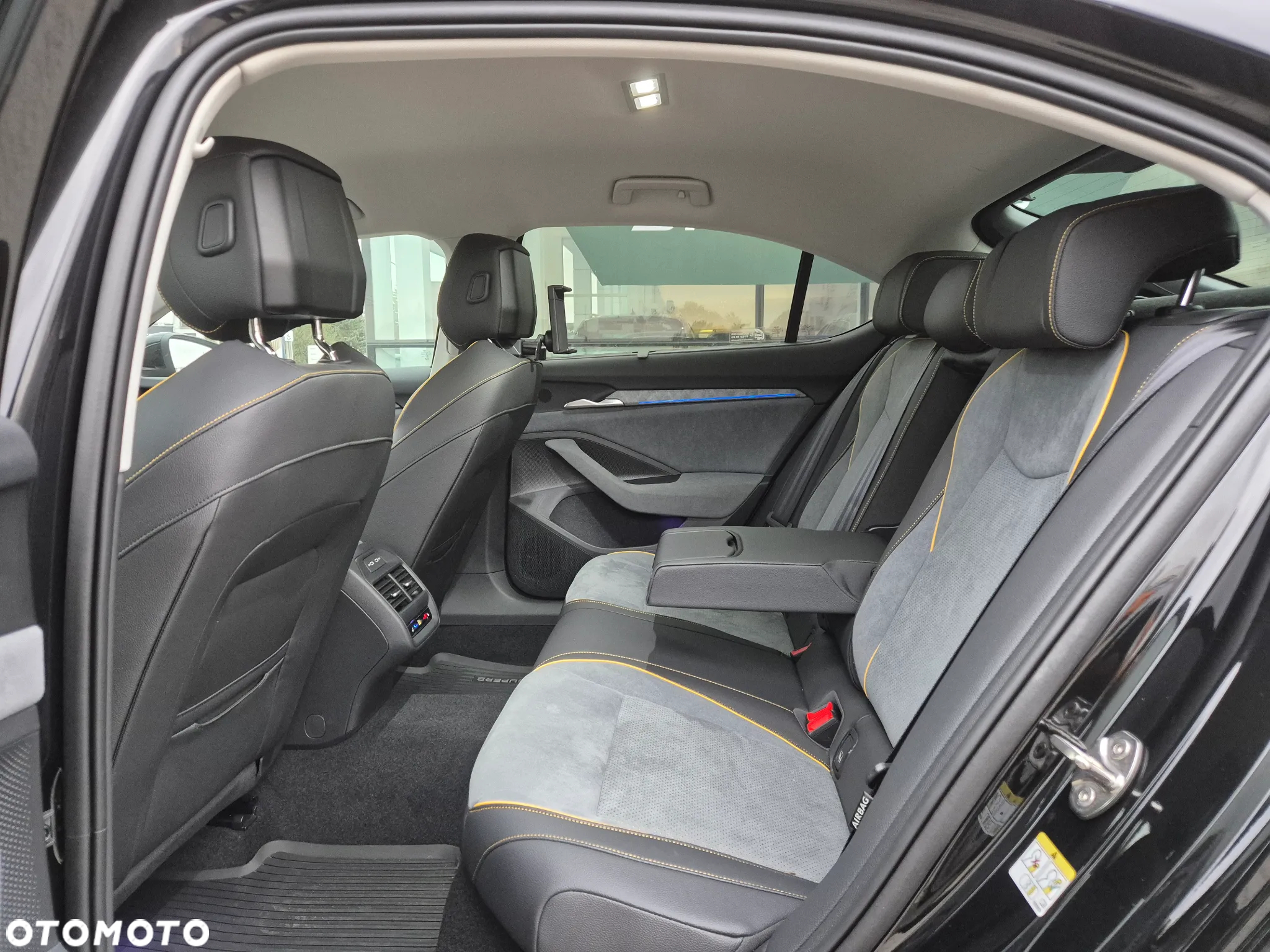 Skoda Superb 2.0 TDI SCR 4x4 Selection DSG - 10