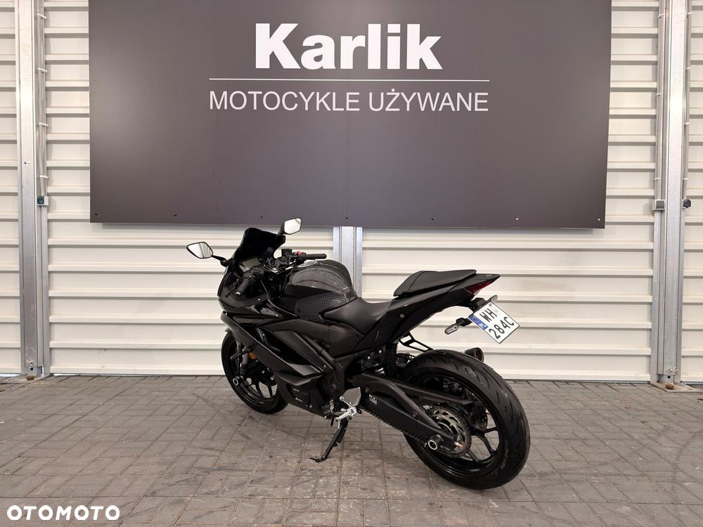 Yamaha YZF - 4
