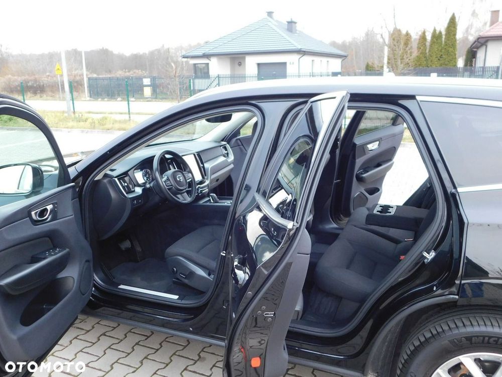 Volvo XC 60 B4 D Momentum Pro - 10