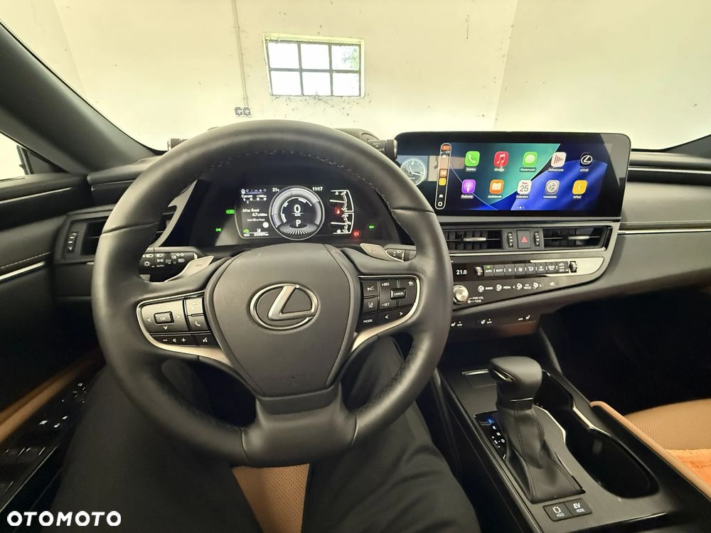 Lexus ES 300h Business Edition - 4