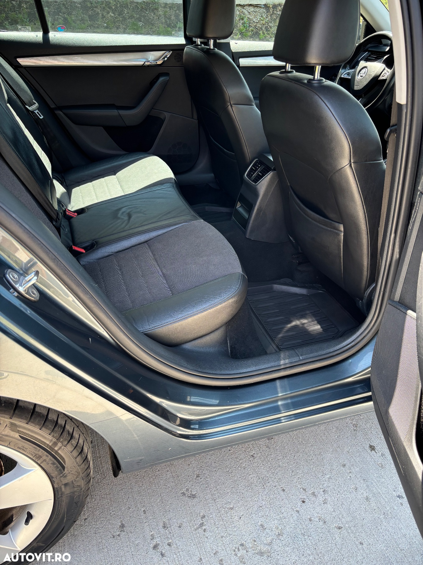Skoda Octavia 2.0 TDI DSG Ambition - 11