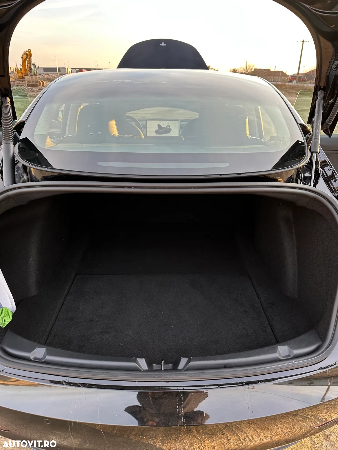 Tesla Model 3 - 12