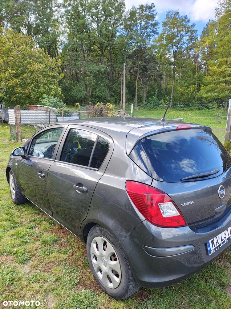 Opel Corsa 2012 photo 2