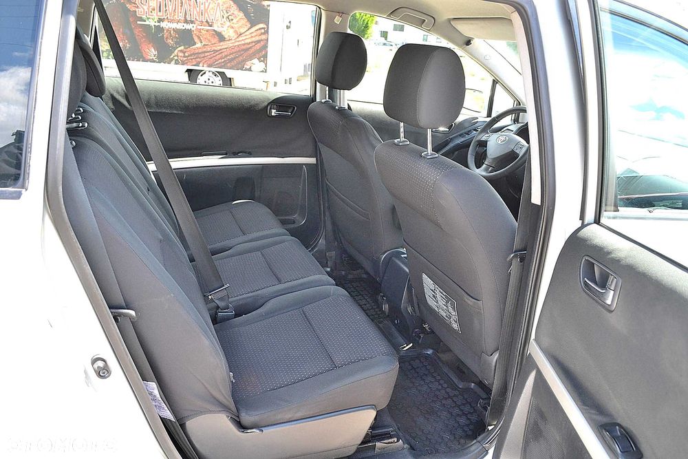 Toyota Corolla Verso - 6