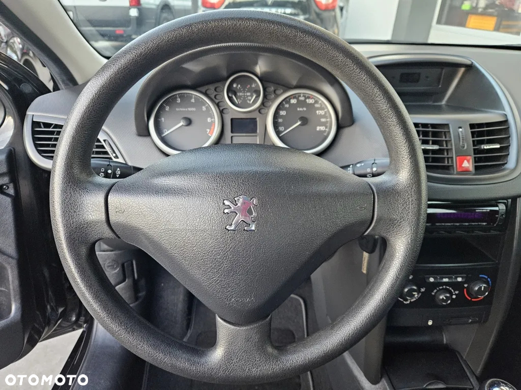 Peugeot 207 - 12