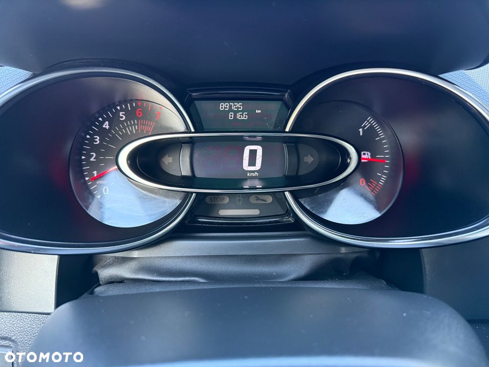 Renault Clio 1.2 16V 75 LIMITED - 27