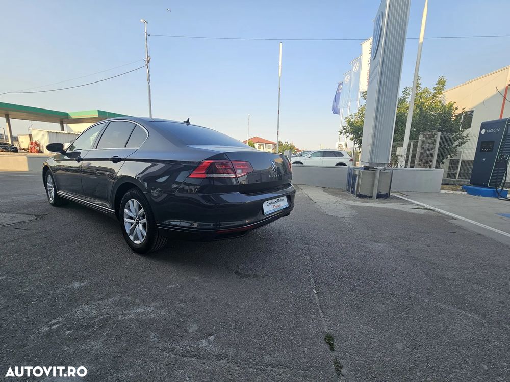 Volkswagen Passat 2.0 TDI DSG Comfortline - 4