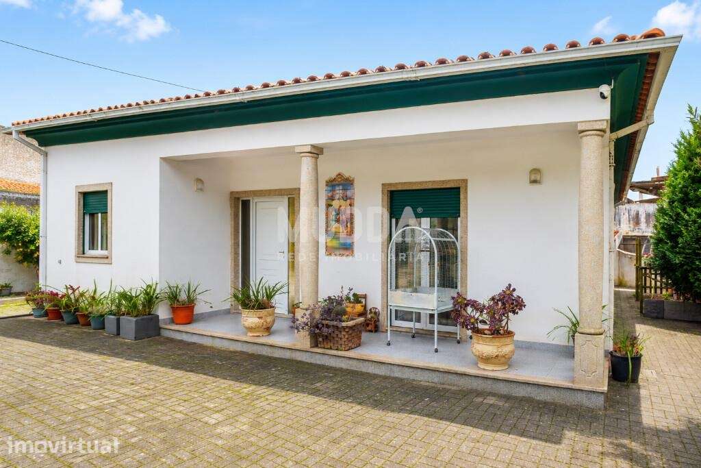 Moradia T3 Térrea com Excelente Espaço Exterior e Anexo T1 – Salreu, E - Grande imagem: 4/35
