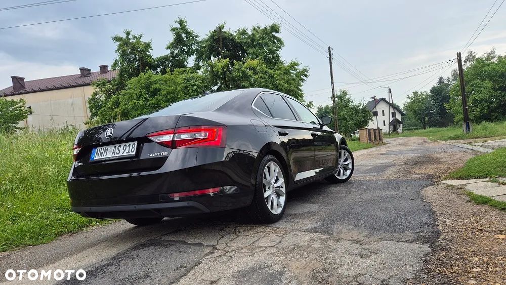 Skoda Superb 2.0 TDI Sportline DSG - 4