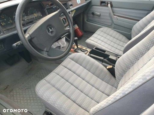 Mercedes-Benz W201 (190) - 3