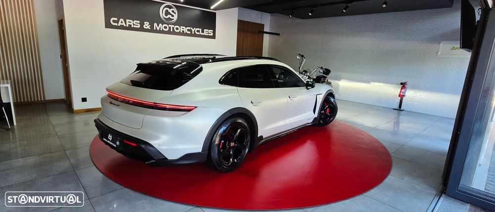 Porsche Taycan Cross Turismo 4S - 25