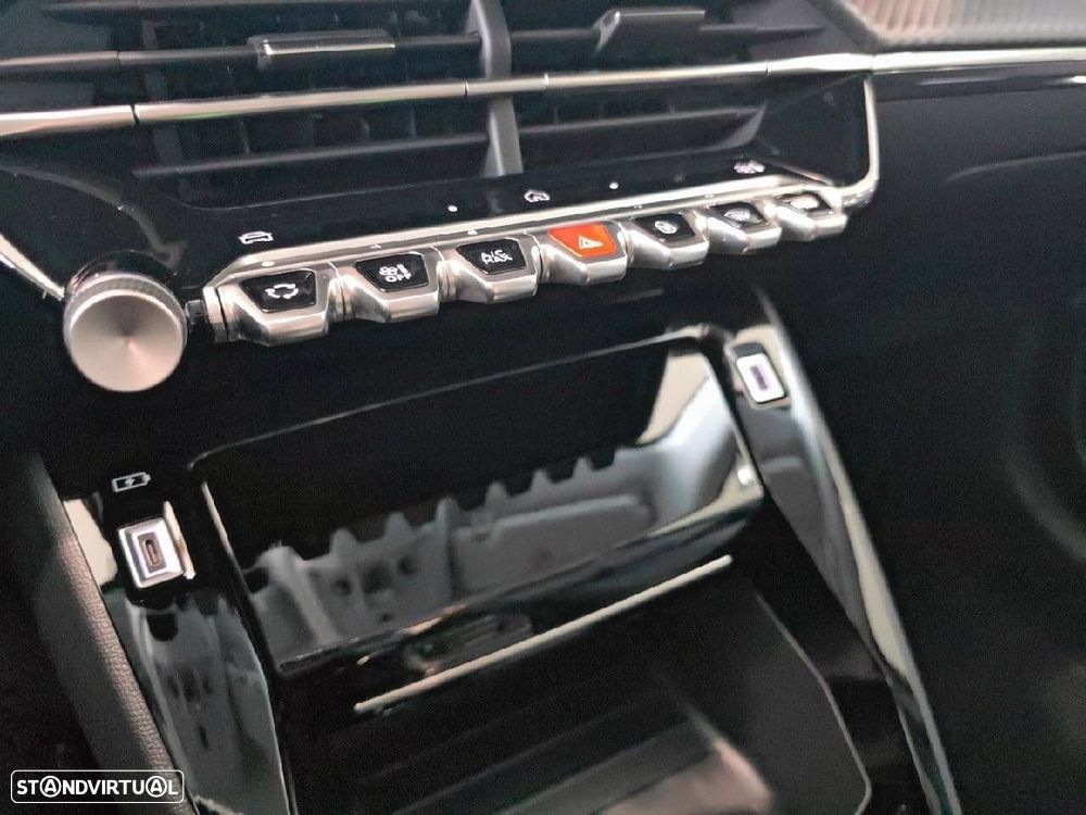 Peugeot 208 1.2 Hybrid Allure e-DCS6 - 19