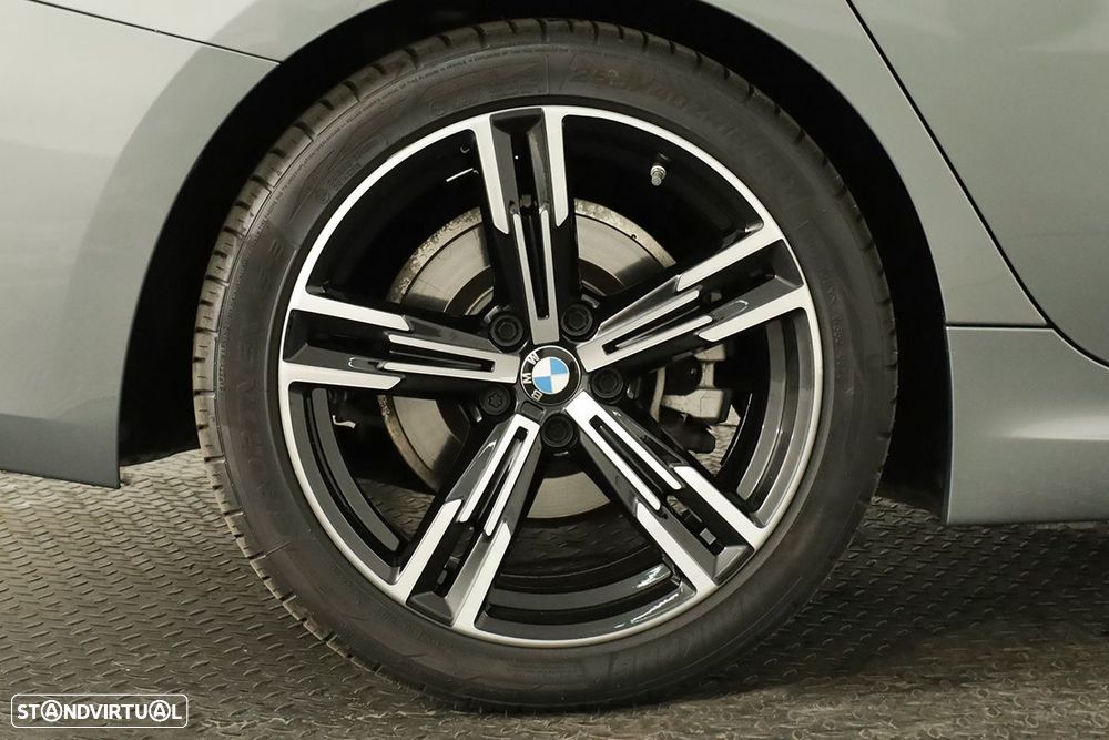 BMW 320 d Pack Desportivo M Auto - 5