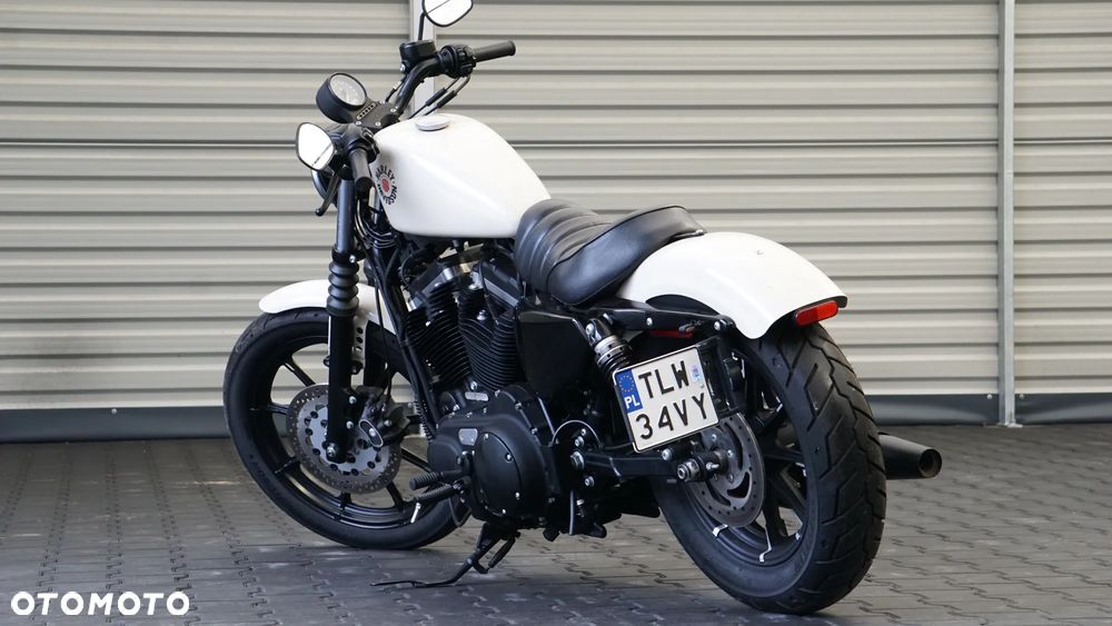 Harley-Davidson Sportster Iron 883 - 13