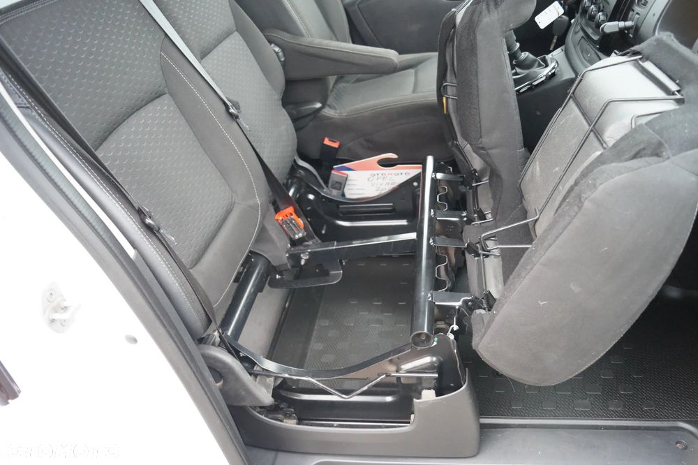 Opel Vivaro - 28