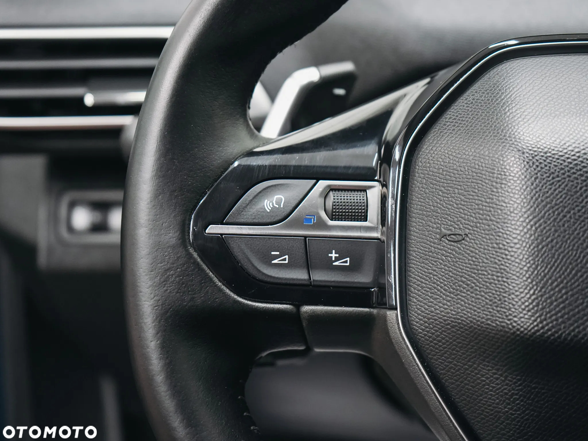 Peugeot 3008 1.5 BlueHDi Active S&S EAT8 - 23