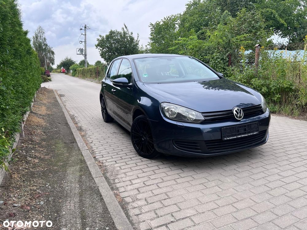 Volkswagen Golf - 1
