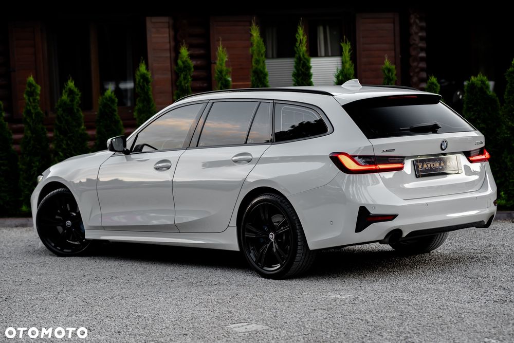 BMW Seria 3 330d xDrive M Sport - 15