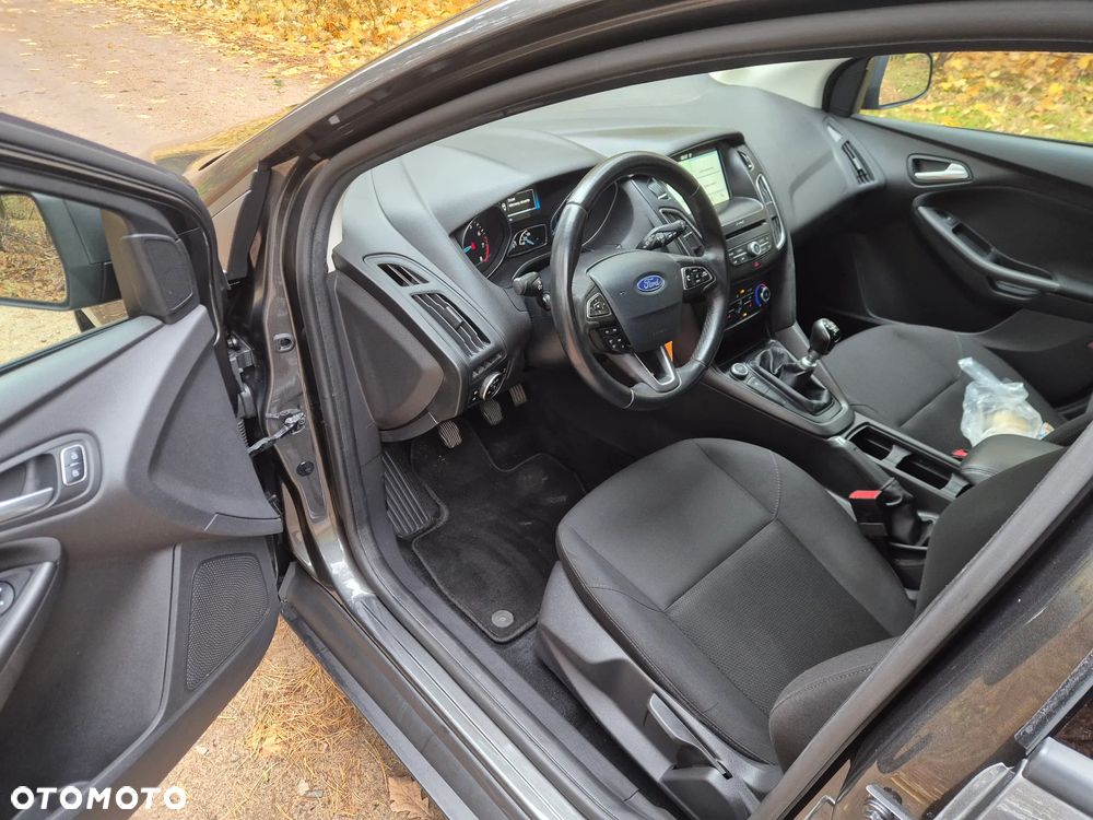 Ford Focus 1.0 EcoBoost Connected - 28