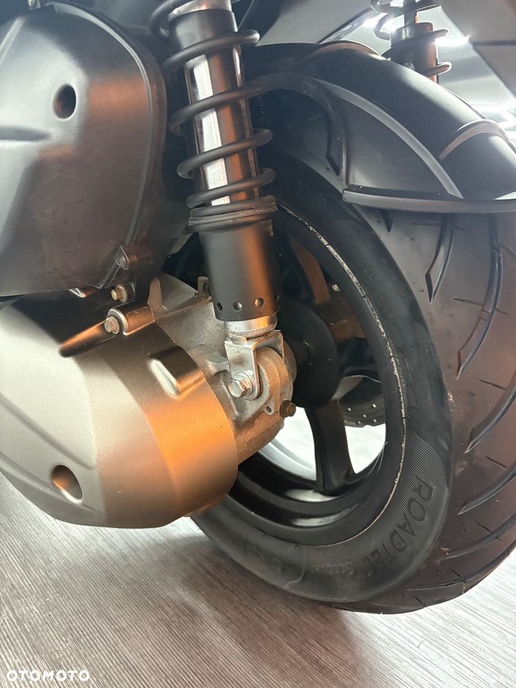Kymco Downtown - 9