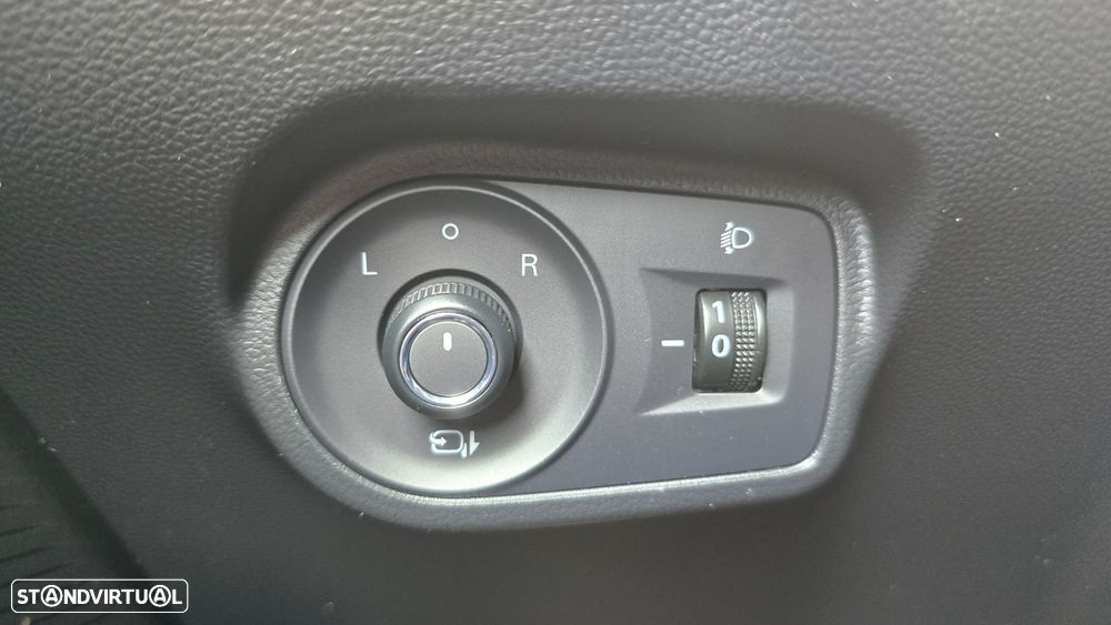 MG MG4 64 kWh Luxury - 11